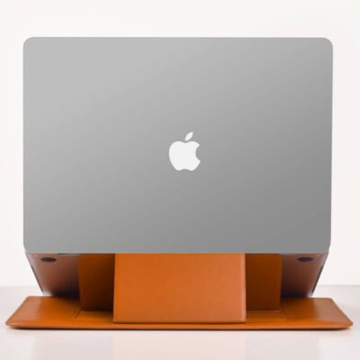 ⁦WiWU ويوو جراب سكن برو رفيع ويعمل كحامل للابتوب على شكل جلد - PU Leather 15.4 Inch - بني⁩ - الصورة ⁦3⁩